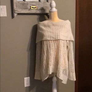 EUC 2x Roz & Ali cream cowl neck sweater